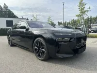 Gebraucht BMW 740 M Sport 299 PS (219 kW) 2025 Saphirschwarz metallic Limousine
