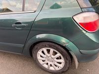 Gebraucht Opel Astra 115 PS (84 kW) 2004 Grün Kleinwagen