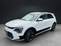 Gebraucht Kia e-Niro Inspiration 150 kW (204 PS) 2024 Snow white pearl (metallic) SUV