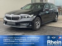 Gebraucht BMW 520 197 PS (144 kW) 2025 Saphirschwarz metallic Kombi