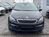 Gebraucht Peugeot 308 Active 125 PS (91 kW) 2013 Grau Limousine