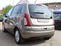 Usata Lancia Musa 95 CV (69 kW) 2010 Grigio Monovolume