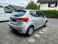 Gebraucht Hyundai ix20 89 PS (65 kW) 2012 Grau Kleinwagen