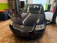 Usata VW Passat 131 CV (96 kW) 2003 Blu Station wagon