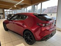 Neu Mazda 3 Homura-Line 140 PS (102 kW) 2026 Rot Limousine