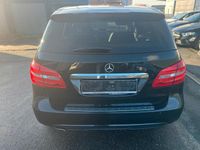 Gebraucht Mercedes B180 109 PS (80 kW) 2012 Schwarz Van / Kleinbus
