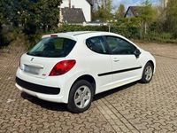 Gebraucht Peugeot 207 95 PS (69 kW) 2009 Weiß Kleinwagen