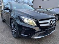 Gebraucht Mercedes GLA200 Urban 156 PS (114 kW) 2016 Kosmosschwarz  metalliclack (metallic) SUV