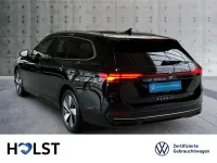 Gebraucht VW Passat IQ Drive 150 PS (110 kW) 2025 Schwarz Kombi