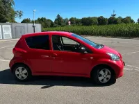Gebraucht Toyota Aygo 69 PS (50 kW) 2007 Rot Kleinwagen