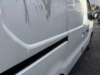 Gebraucht Renault Trafic 90 PS (66 kW) 2015 Weiß Van / Kleinbus