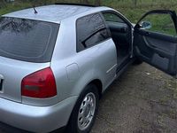 Usata Audi A3 103 CV (75 kW) 2000 Argento Utilitaria