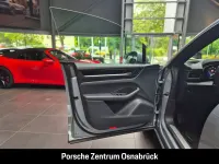 Gebraucht Porsche Macan 300 kW (408 PS) 2024 Grün (oakgrünmetallic neo) SUV