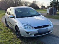 Gebraucht Ford Focus Trend 116 PS (85 kW) 1999 Silber Limousine