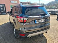Gebraucht Ford Kuga Titanium 150 PS (110 kW) 2018 Grau SUV