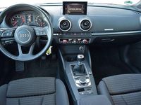 Gebraucht Audi A3 Sport 116 PS (85 kW) 2018 Weiß Limousine