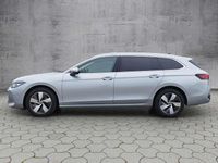 Gebraucht VW Passat IQ Drive 150 PS (110 kW) 2025 Oyster silver metallic Kombi