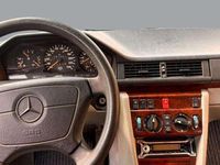 Gebraucht Mercedes E220 150 PS (110 kW) 1996 Other Kombi