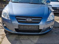 Gebraucht Kia Ceed 90 PS (66 kW) 2008 Blau Kleinwagen