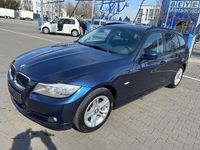 Gebraucht BMW 318 143 PS (105 kW) 2011 Blau Kombi