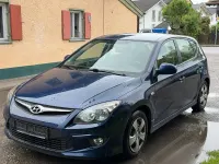 Gebraucht Hyundai i30 Edition+ 90 PS (66 kW) 2010 Blau Kleinwagen