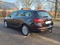 Gebraucht Opel Astra Selection 116 PS (85 kW) 2013 Braun Kombi