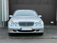 Gebraucht Mercedes E220 150 PS (110 kW) 2002 Silber Limousine