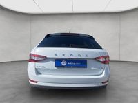 Gebraucht Skoda Superb Ambition 218 PS (160 kW) 2022 Moonweiss metallic Kombi