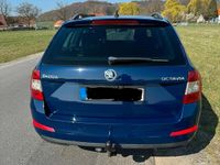 Gebraucht Skoda Octavia Ambition 150 PS (110 kW) 2016 Blau Kleinwagen