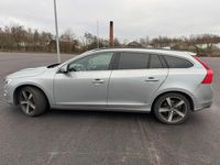 Gebraucht Volvo V60 Momentum 190 PS (139 kW) 2016 Silber Kombi
