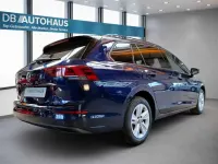 Second-hand VW Golf VIII Life 110 CP (80 kW) 2024 Albastru Break