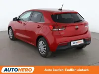 Gebraucht Kia Rio Platinum Edition 120 PS (88 kW) 2018 Rot Limousine