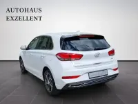 Gebraucht Hyundai i30 136 PS (100 kW) 2021 Weiß Limousine