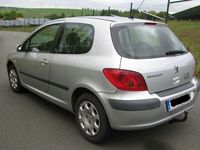 Gebraucht Peugeot 307 109 PS (80 kW) 2003 Silber Limousine