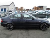 Gebraucht BMW 320 150 PS (110 kW) 2004 Blau Limousine