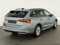 Neu Skoda Octavia Selection 150 PS (110 kW) 2026 Smokey diamond silber metallic Kombi