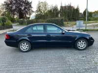 Używany Mercedes E220 Classic 150 KM (110 kW) 2005 Niebieski Sedan/Limuzyna