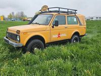 Second-hand Lada niva 82 CP (60 kW) 2007 Galben SUV
