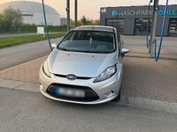 Gebraucht Ford Fiesta 95 PS (69 kW) 2011 Silber Kleinwagen