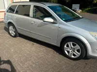 Gebraucht Opel Astra 116 PS (85 kW) 2009 Silber Kombi