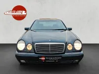 Gebraucht Mercedes E230 Avantgarde 150 PS (110 kW) 1996 Blau Limousine
