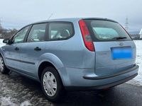 Używany Ford Focus 101 KM (74 kW) 2005 Niebieski Kombi