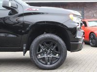 Neu Chevrolet Silverado 426 PS (313 kW) 2025 Schwarz SUV