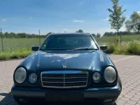 Gebraucht Mercedes E200 136 PS (100 kW) 1998 Schwarz Limousine