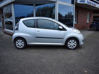 Gebraucht Citroën C1 SELECTION 68 PS (50 kW) 2011 Silber metallic (metallic) Kleinwagen