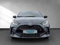 Neu Toyota Yaris Sport 131 PS (96 kW) 2026 Grau Kleinwagen