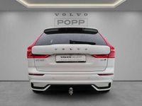 Gebraucht Volvo XC60 Plus 197 PS (144 kW) 2023 Crystal white / metallic SUV