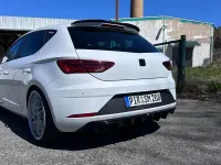 Używany Seat Leon FR 150 KM (110 kW) 2017 Biały Hatchback