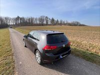 Gebraucht VW Golf VII LOUNGE 110 PS (80 kW) 2015 Grau Kleinwagen