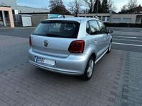 Usado VW Polo Match 69 HP (50 kW) 2012 Prateado Citadino